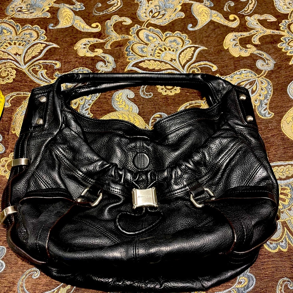 B Makowsky leather purse